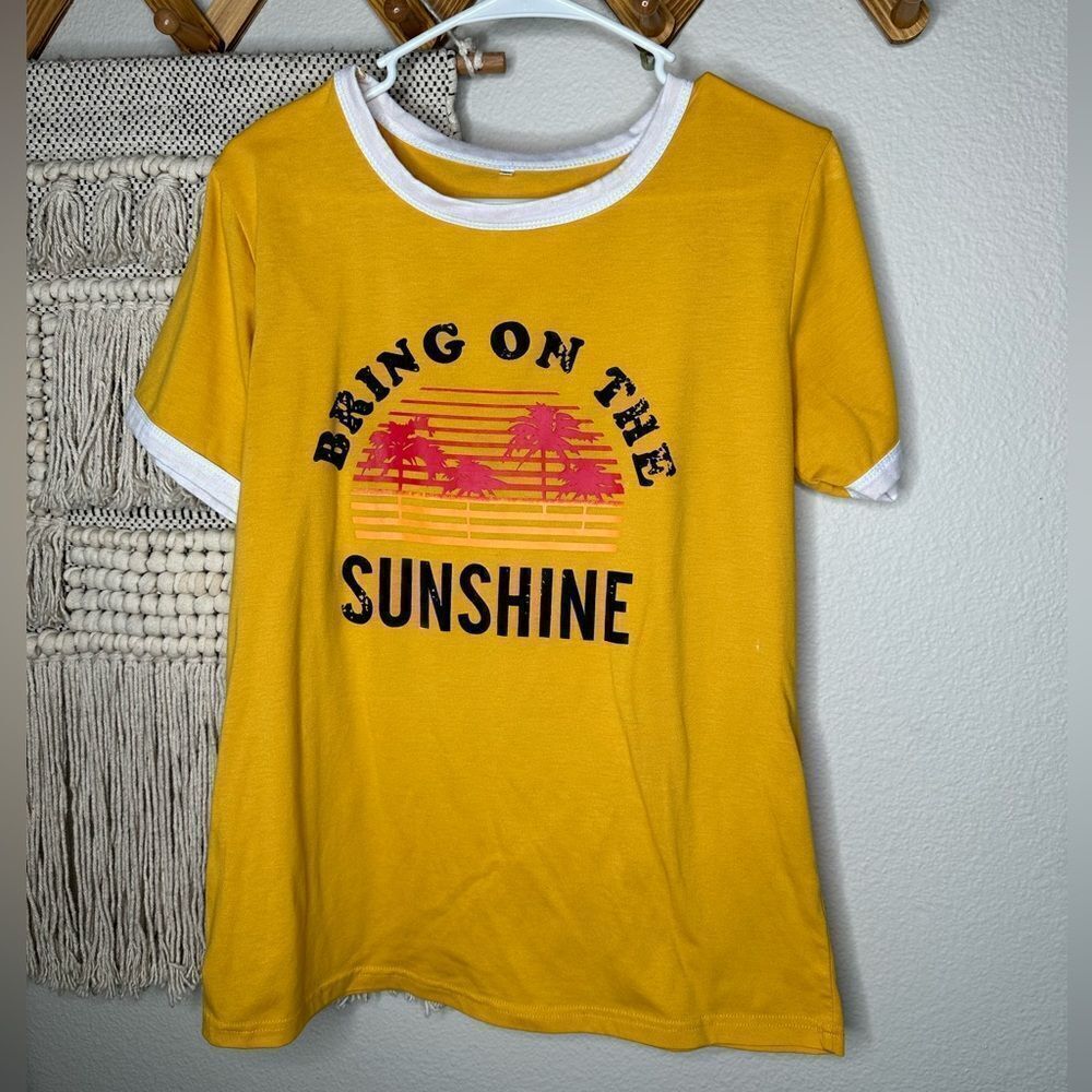 Yellow bring on the sunshine retro style T-shirt